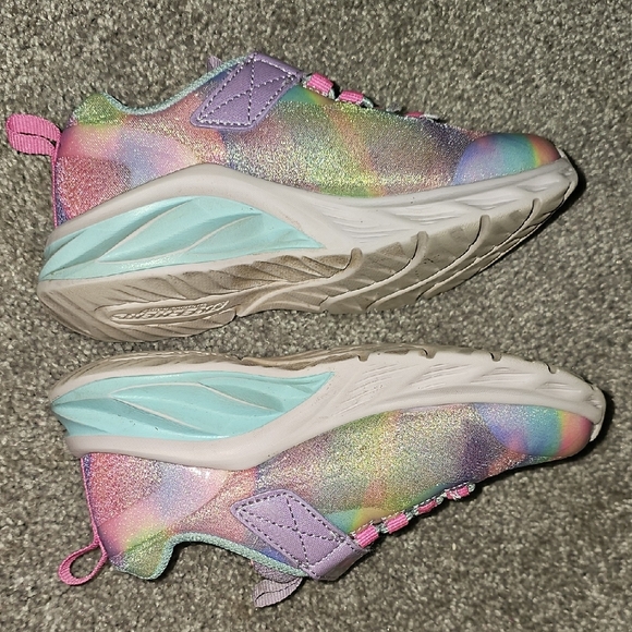 TT2🔹️Skechers Kids' Multicolor Sparkle Sneakers - Picture 4 of 8
